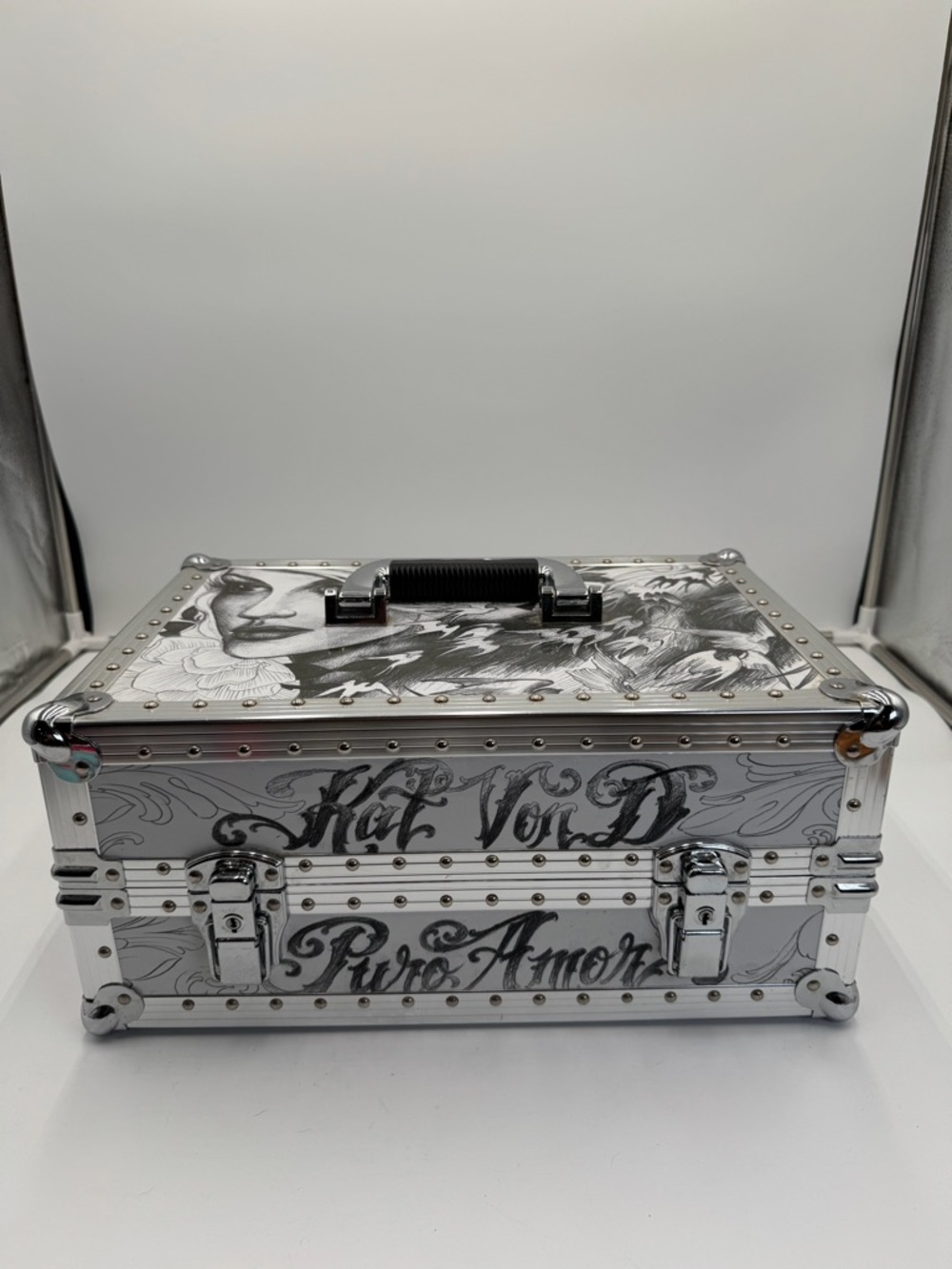 Rare Kat Von D Puro Amor Train Case Makeup Organizer Locking Box